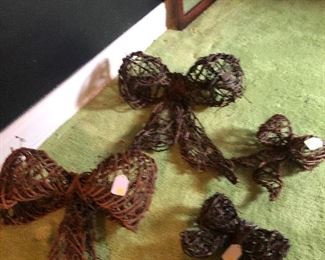 bows from grapevines