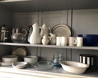 Serviceware, teapots and coffee pots