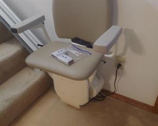 PINNACLE STAIR CHAIR.