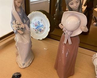 Lladro Daisa Country Maiden with Lillies and Bashful Girl 