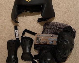 Protective Gear for Wrestling, Boxing..   Everlast Helmet, Knee, and shoulder pads - Kids