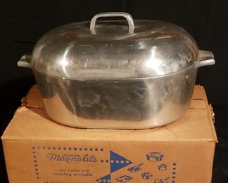 Large Vintage Magnolite Turkey Roaster still in box