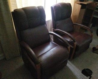 Pair of Wood & Leather Lazyboy Recliners
