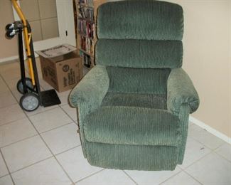 2 matching lazyboy recliners