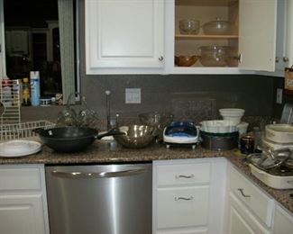 kitchen pans, serveware