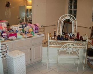 bathroom supplies, makeup table and bench, clothes hamper