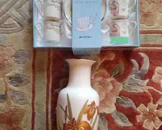 Tea Set and finest porcelain vase,