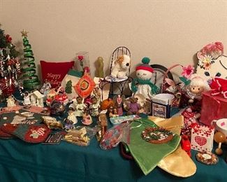 Assorted Christmas Decor'