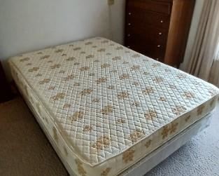 Full size bed