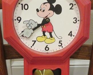 Welby by Elgin Mickey Mouse clock