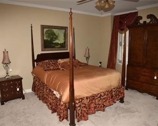 107. Mahogany Four Poster Bed Bedding