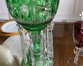Beautiful green lusters. Very desirable color.
