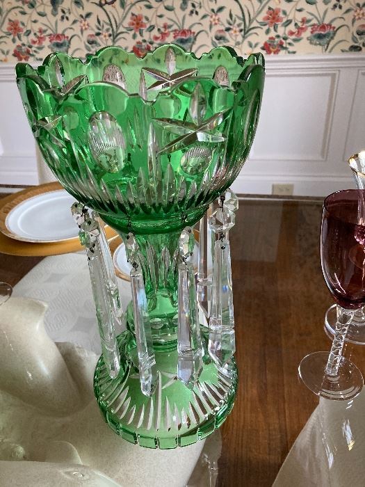 Beautiful green lusters.  Very desirable color.