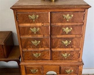 Sweet chest with lots of storage