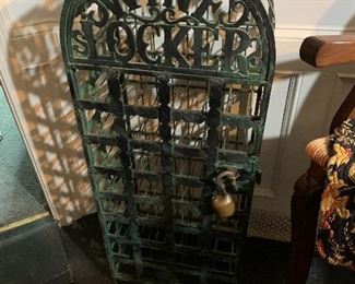 Close up of the wine cage