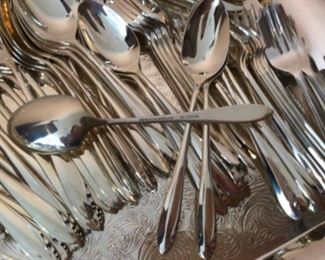 “Lasting Spring” Oneida Heirloom Sterling flatware set approximately 90 pieces  