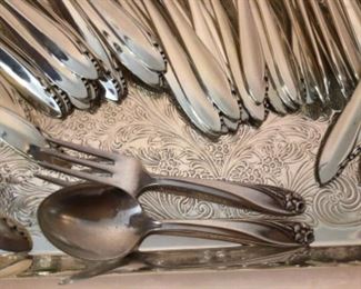 Sterling set of “Lasting Spring”                                                          & two daffodil silverplate baby utensils 