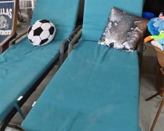 2 Outdoor Lounge Chairs with Cushions