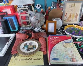 Home Decor - Table Fans - Maps