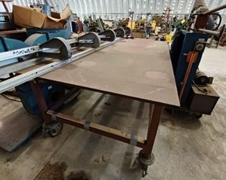 Welding table on wheels