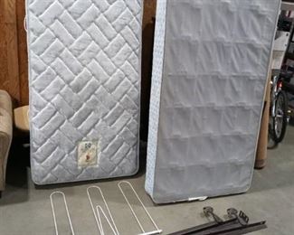 Sealy Posture Premier Florham Twin Size Mattress Box Springs and Frame