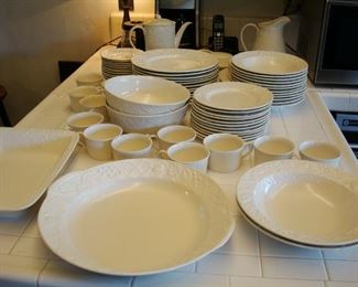 MIKASA Dinnerware