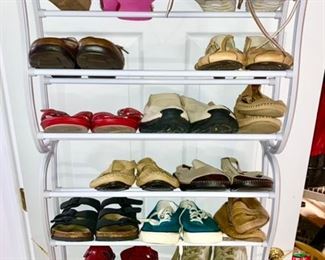 Large assortment of women's shoes, boots, sizes 9-11