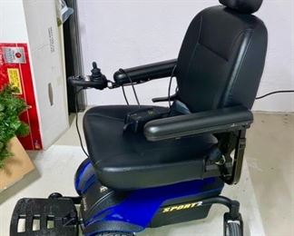 Jazzy Sport 2 motorized wheelchair (2/2)