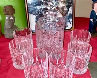 Beautiful crystal decanter and 6 glasses