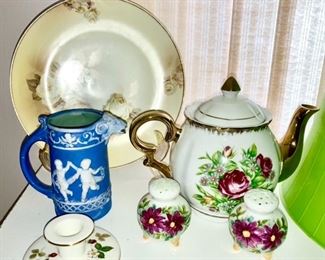 Porcelain collectibles including Wedgwood creamer, teapot, salt & pepper shakers, porcelain painted plate