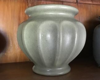 Haeger pottery, ribbed vase planter