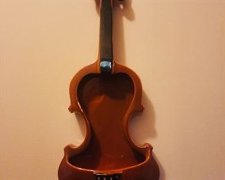 Red Wing Pottery #907 Wall Pocketed Violin