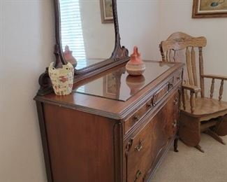 Vintage wood dresser /vanity set