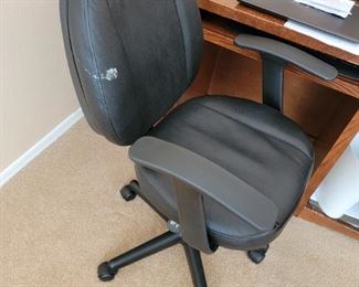black rotating office chair