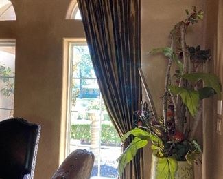 Full view of 1 drape