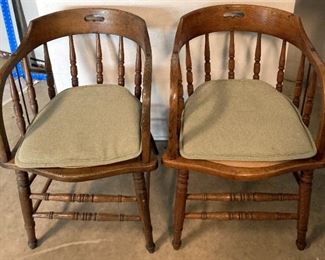 VINTAGE OFFICE OR WAITING ROOM CHAIRS 