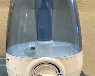 VICK'S FILTER FREE COOL MIST HUMIDIFIER