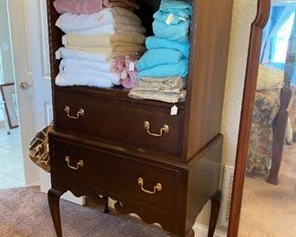 another chest-top flips down