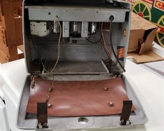 Vintage GE General Electric  Model #150 Tube Am Radio Space Age Gray Works   Call