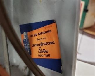 Vintage GE General Electric  Model #150 Tube Am Radio Space Age Gray Works   Call