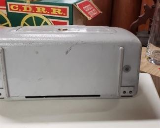 Vintage GE General Electric  Model #150 Tube Am Radio Space Age Gray Works   Call