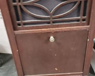 Antique Edison Victrola   Call