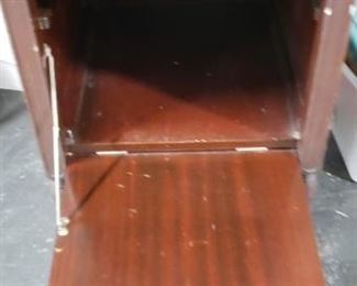 Antique Edison Victrola   Call