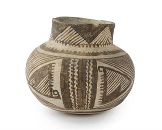 168
A Mimbres Mogollon Pottery Olla
Pre-Historic or later
Hand-coiled and pit-fired with black on white fine line decoration depicting four birds in flight
4.5" H x 5" Dia.
Estimate: $250 - $350