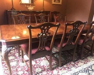 Henredon table with 8 chairs 
