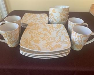 #1070A  - Roscher 4 place settings with dinner plates, salad plates, bowls, and mugs (16 pieces total) - $80