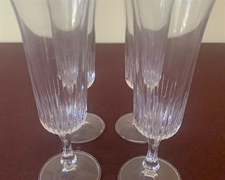 #1041A - Set of 4 glass champagne glasses - $6