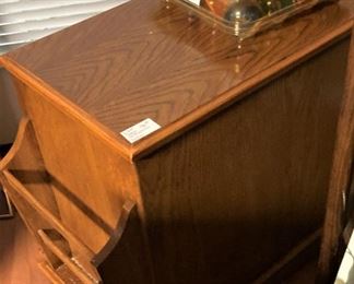 Side table with magazine rack