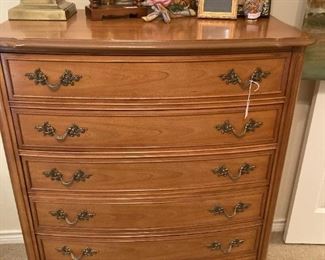 6-drawer chest of drawers