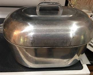 Large McWare Roaster & Lid